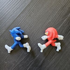 Two Sonic The Hedgehog Figures Running Action Cake Topper Toys